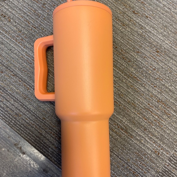 Simple modern tumbler 40 oz - Picture 2 of 4